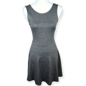 H&M GRAY SKATER DRESS SZ.6 EUC.  GORGEOUS DRESS IN EXCELLENT USED CONDITION.